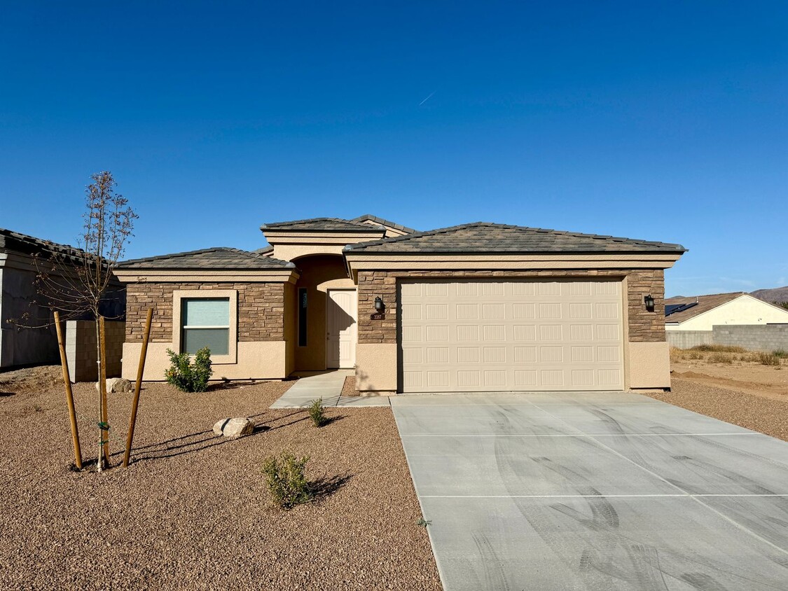 Foto principal - New 2024 Built Beautiful 3 Bedroom Home in...