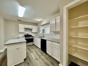 Building Photo - 1511 Nichole Woods Dr Building Photo - 1511 Nichole Woods Dr