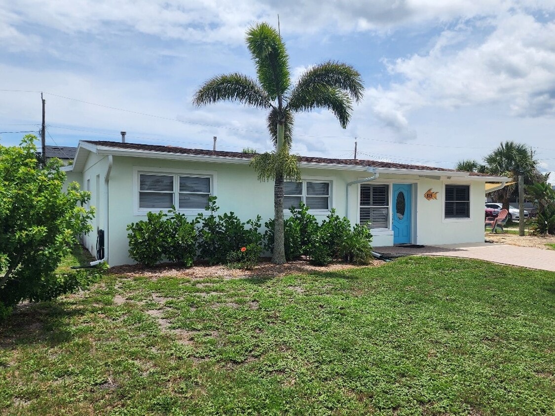 Foto principal - Great beachside 2/2/1 on corner lot