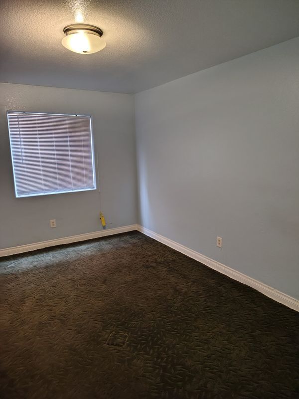 Foto del edificio - 10516 Avalon Blvd