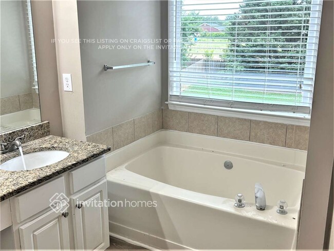 Foto del edificio - 1625 Hill Crossing Ct