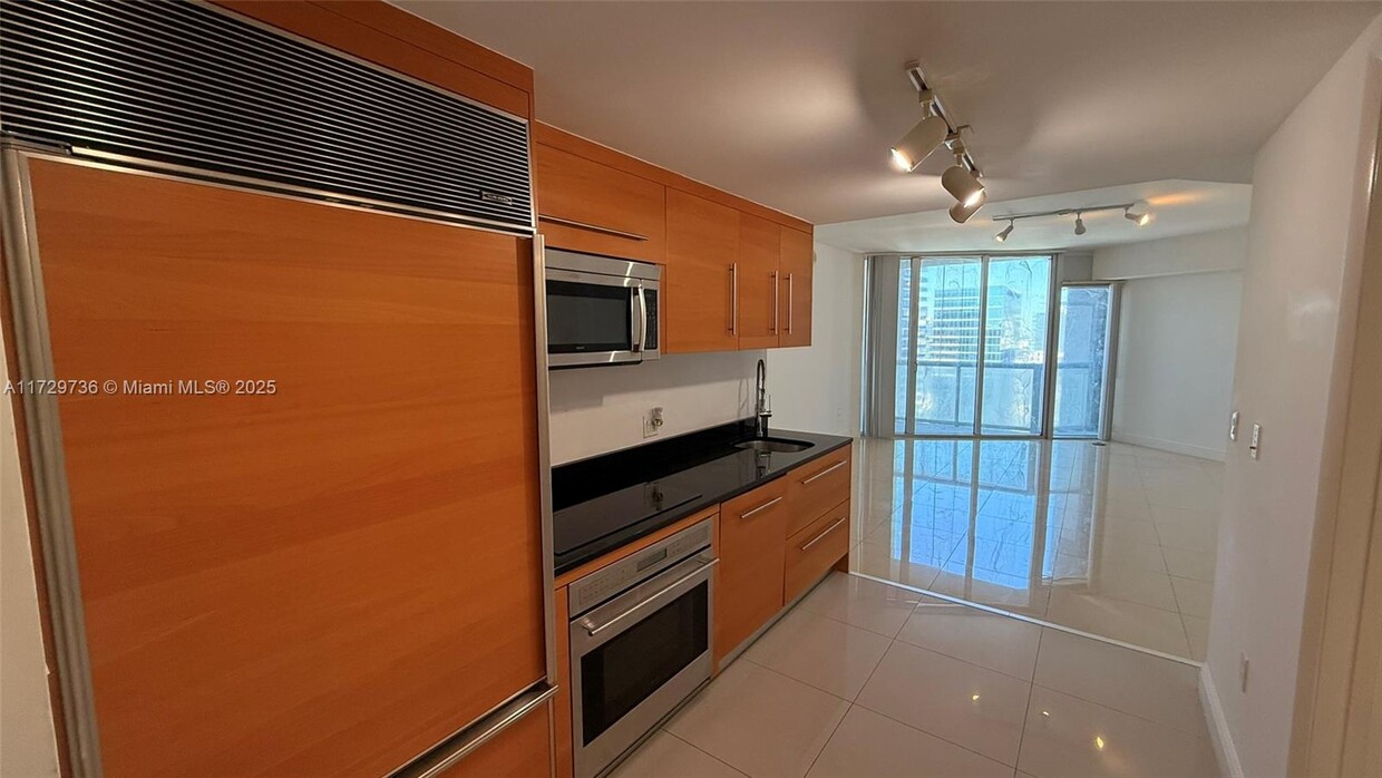 Primary Photo - 475 Brickell Ave