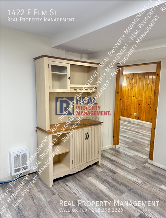 Foto del edificio - 1422 E Elm St