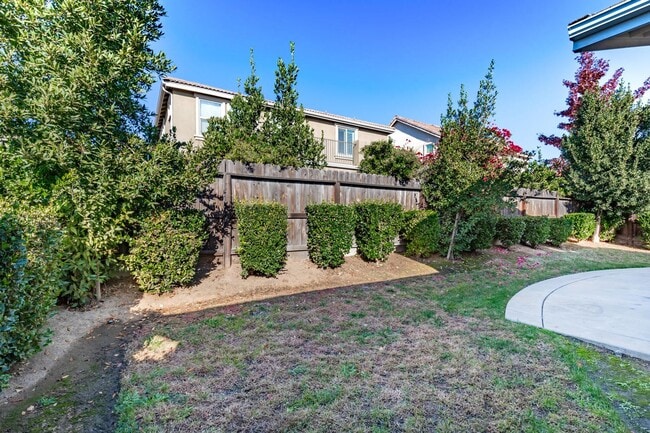 Building Photo - 3475 Bellaire Ave