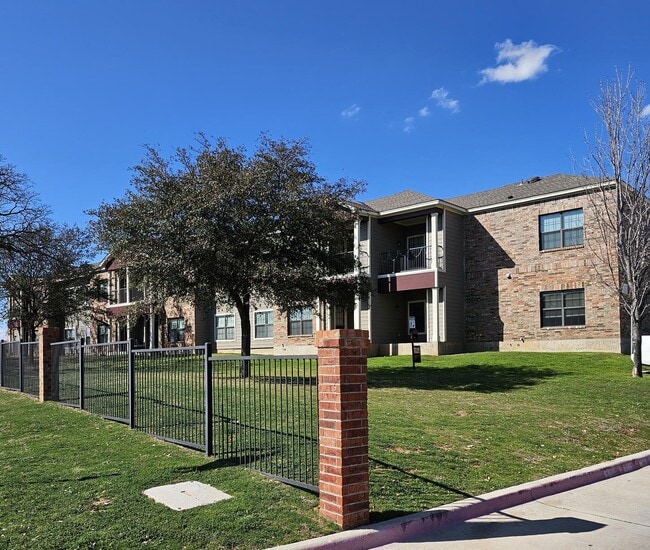 Crestview Place Apartments Apartments in Decatur, TX