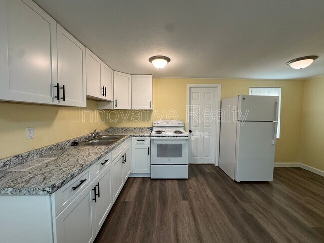 Foto del edificio - 205-D Fern Drive