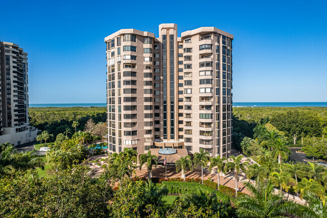 Building Photo - Dorchester Condominium