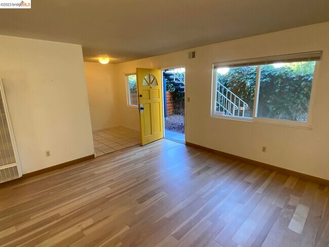 Building Photo - 968 45th St