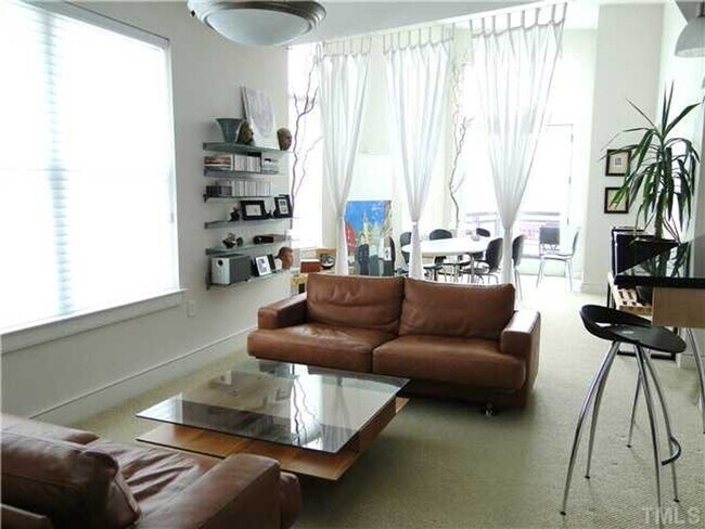 Foto del edificio - Chapel Hill / 2BR Southern Village Condo A...