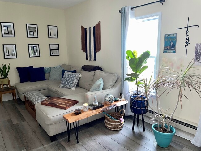 Building Photo - 203 Moreau St