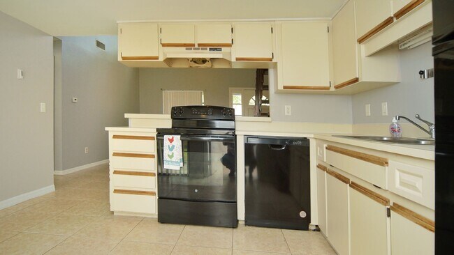 Foto del edificio - 2453 Kathi Kim St