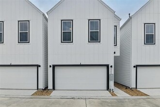 Building Photo - 9902 Clark Rd