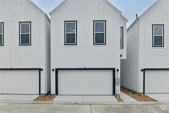 Building Photo - 9902 Clark Rd