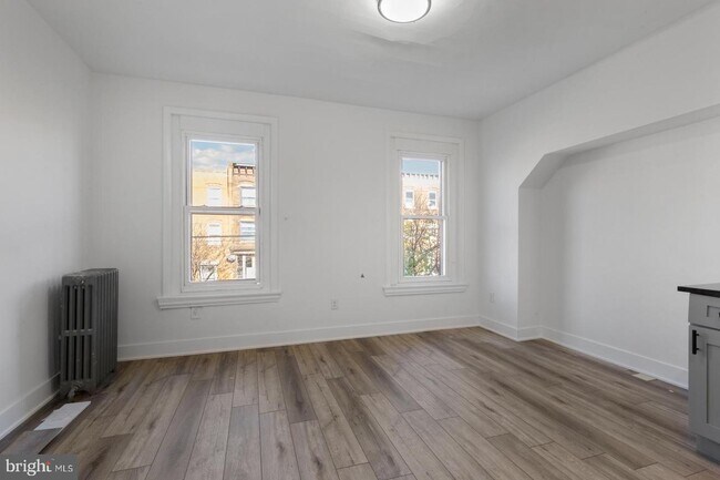 Building Photo - 2938 W Girard Ave