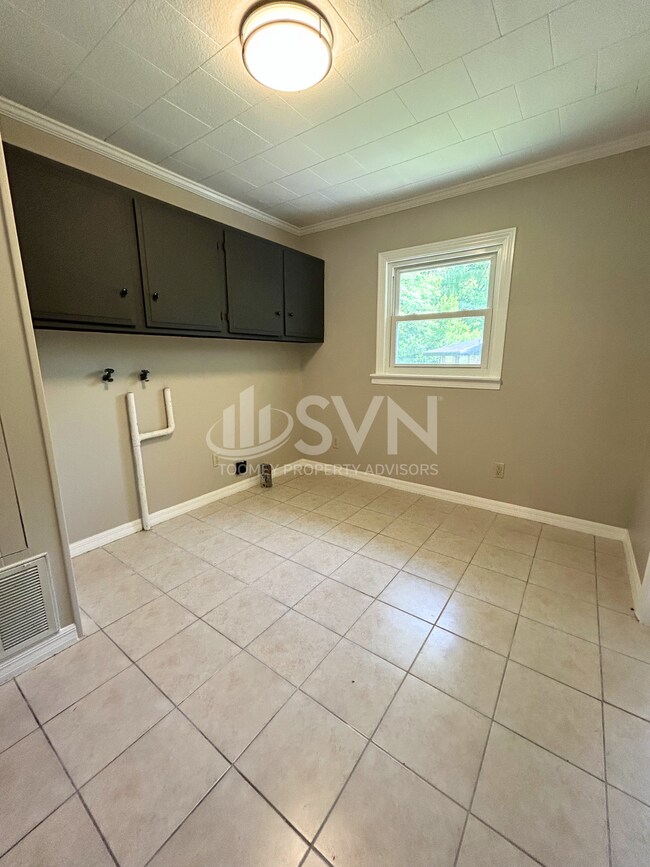 Foto del edificio - 2905 Riverside Dr