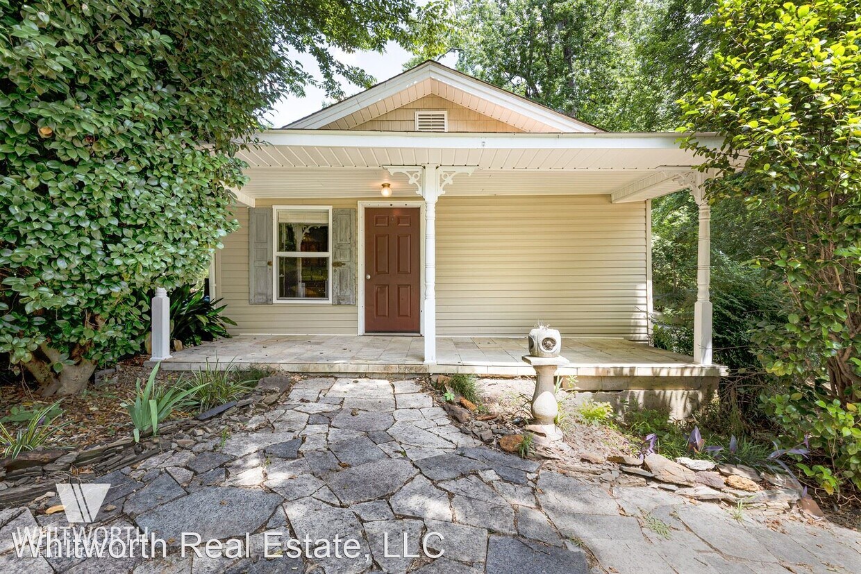 2 br, 1 bath House 1918 Hargrove Rd E House for Rent in Tuscaloosa