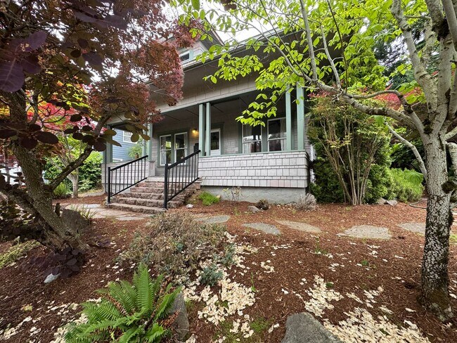 Foto del edificio - Charming 2-Bedroom Home on Large Lot – Fre...