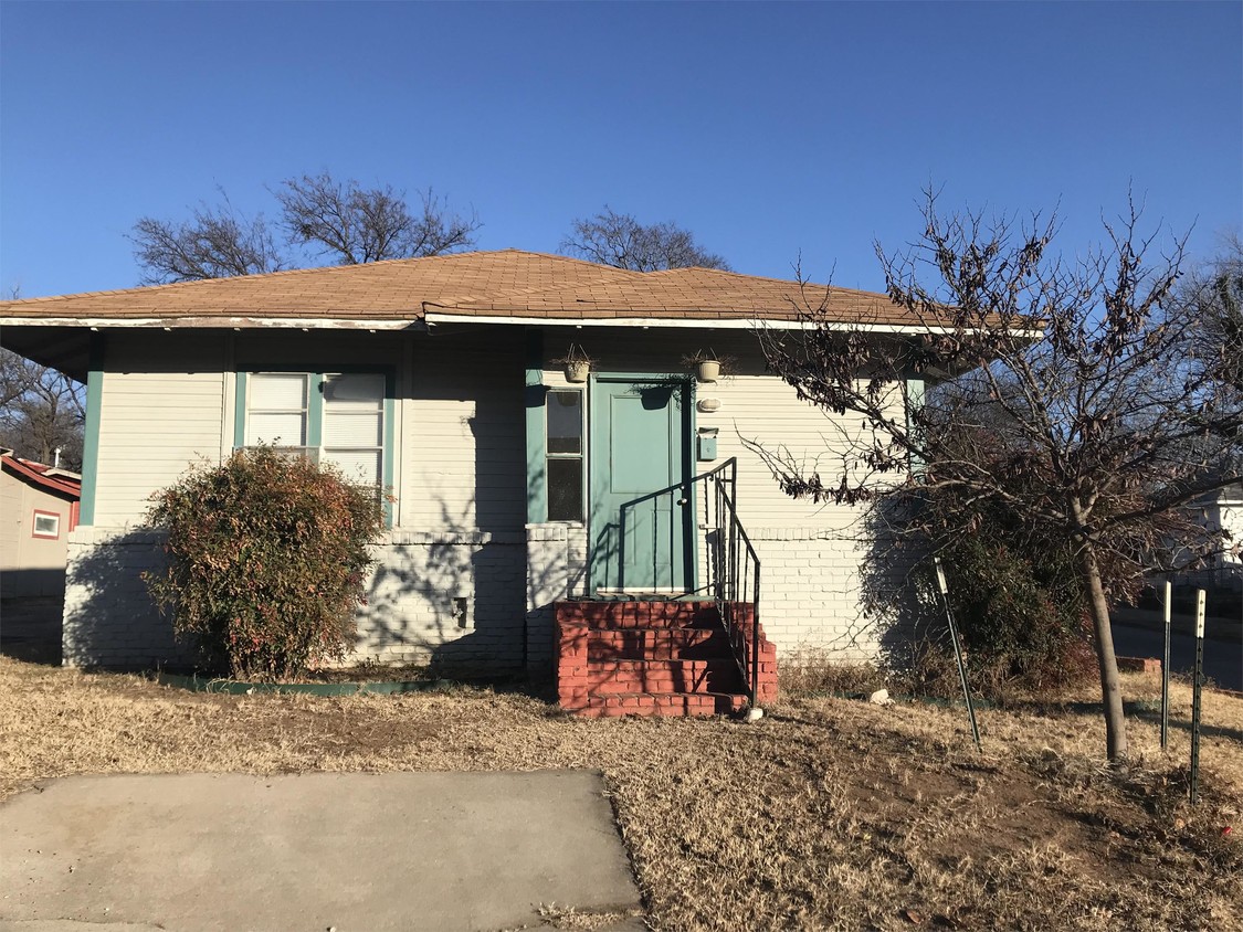 Foto principal - 1300 N Blackwelder Ave