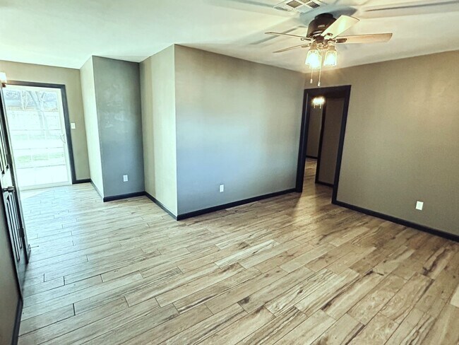 Foto del edificio - 2114 Allenhurst St