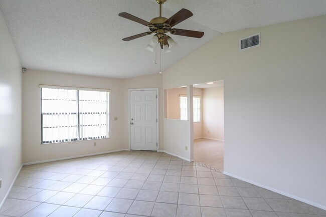 Foto del edificio - 2481 Fielding Ct