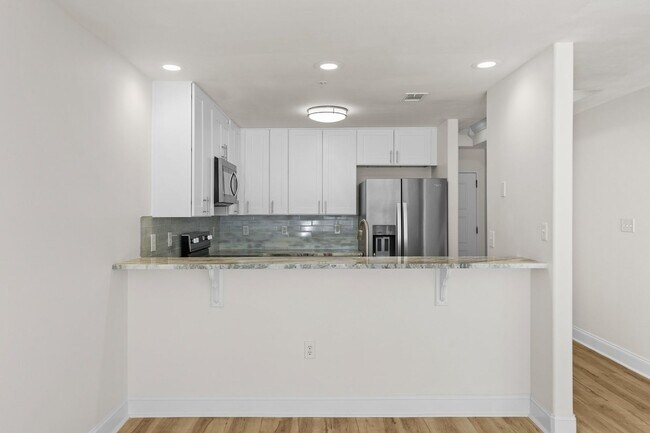 Foto del edificio - Upgraded First-Floor Condo in Old Bay Village – Located in Destin close to the Bay, Harbor and Be...