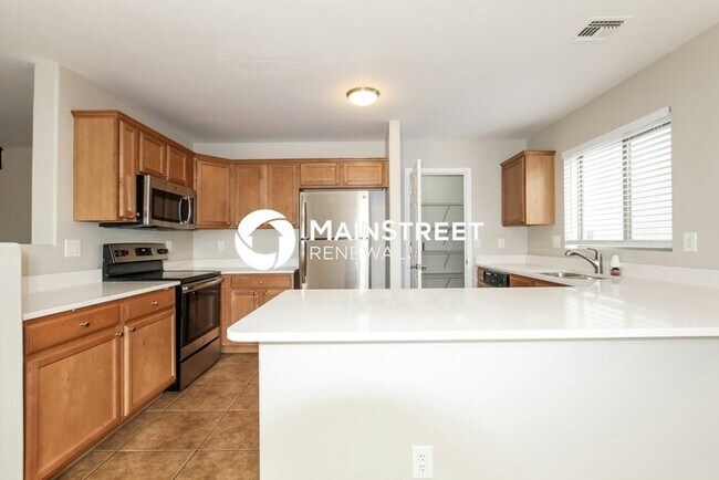 Foto del edificio - 4 Bedroom Pet-Friendly Home in Tolleson, A...