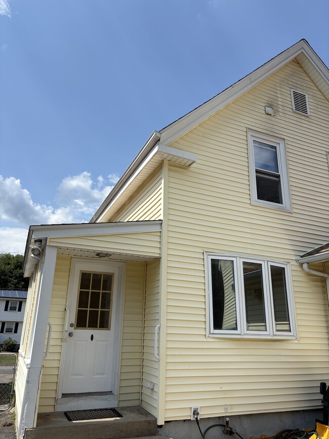 Building Photo - 11 Ray Ave