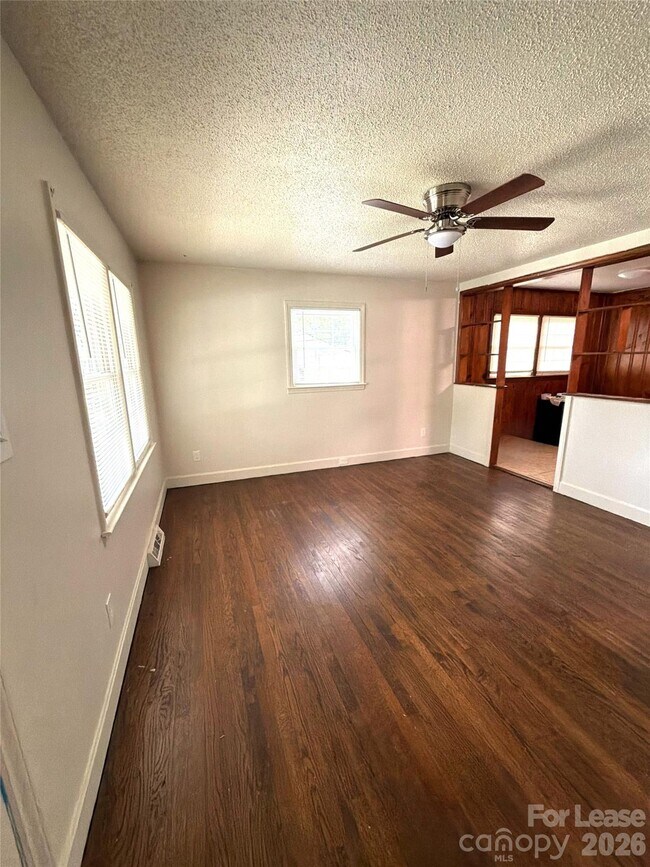 Building Photo - 4410 Brooktree Dr
