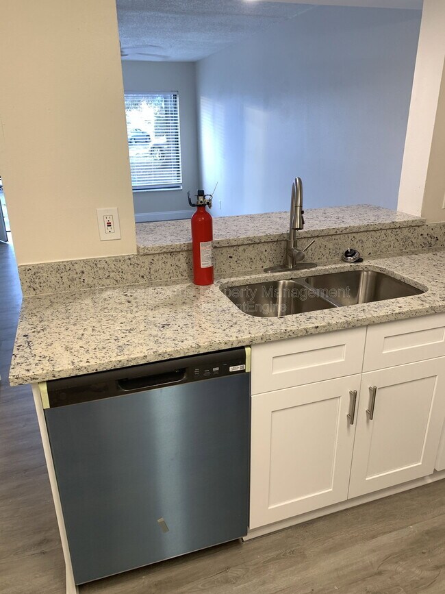 Building Photo - 12352 Fox Hound Ct