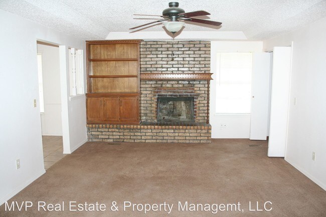 Foto del edificio - 705 Mabel C Fry Blvd