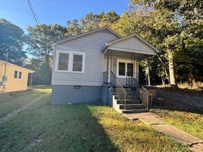 Building Photo - 308 Willow Ln