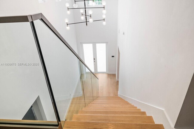 Foto del edificio - 745 NE 77th St