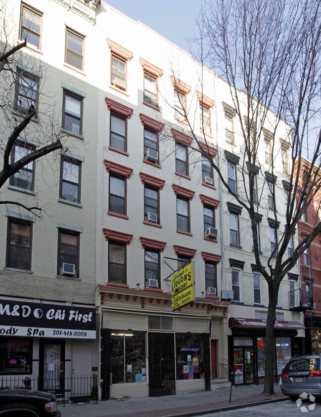 Building Photo - 260 1st St