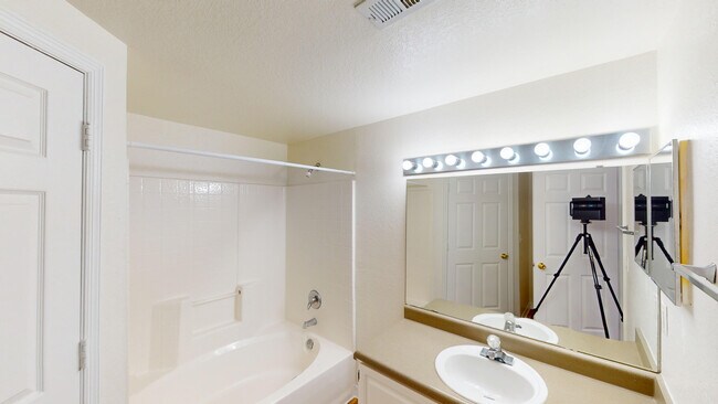 Interior Photo - Ashton at Waterford Lakes