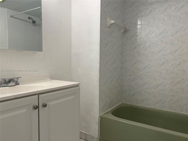 Foto del edificio - 9210 Fontainebleau Blvd