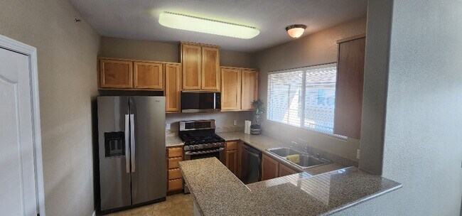 Foto del edificio - Now Available – Freshly Updated 2-Bedroom,...