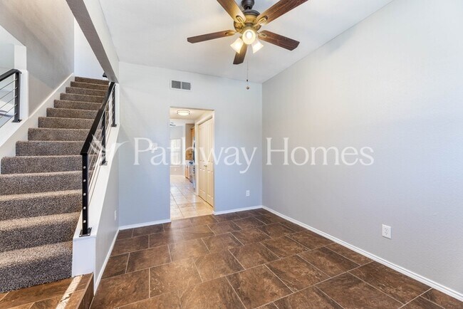 Building Photo - 629 Teakwood Dr