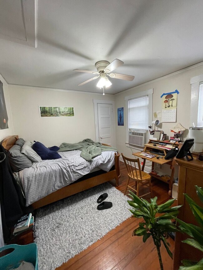 Foto del edificio - FALL 2025!!! Private 1 Bedroom Historic Ho...