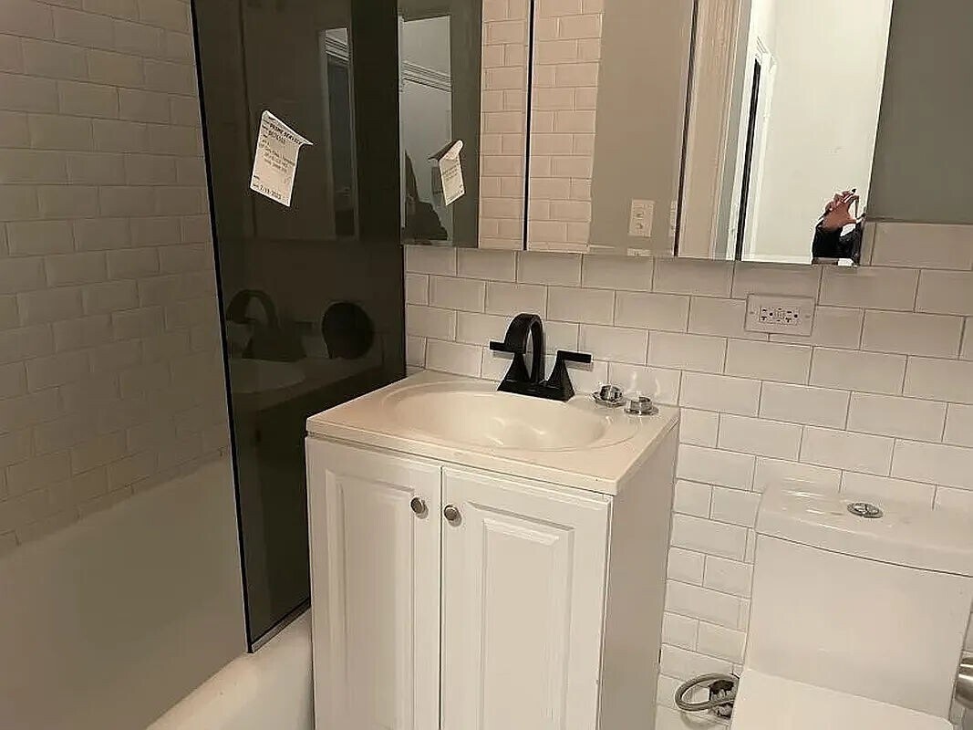 Foto del edificio - 231 E 4th St