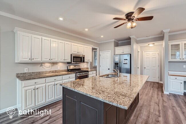 Building Photo - 853 White Aster Ct