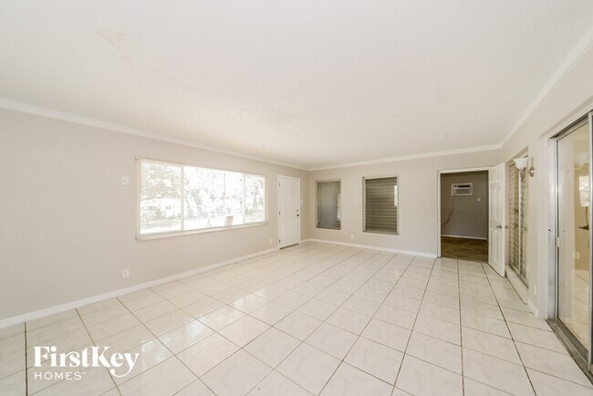 Building Photo - 6007 Dartmouth Dr