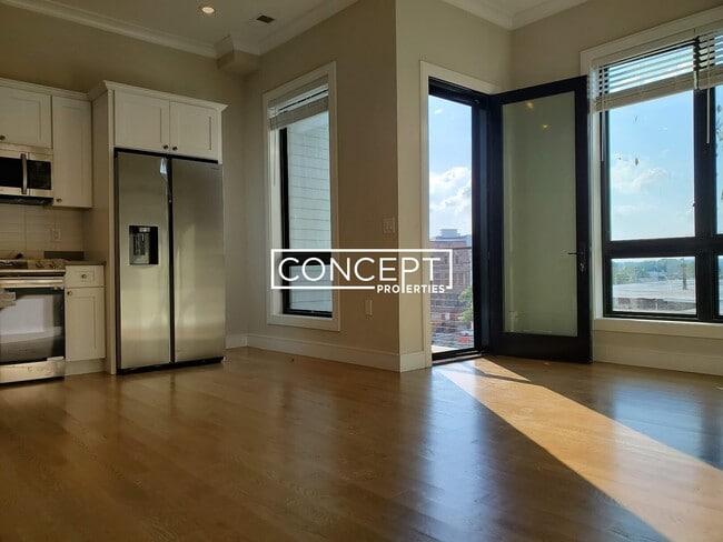 Foto del edificio - 16-18 Highgate St. Unit 302AB