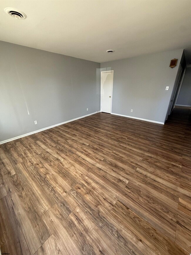 Building Photo - 439 Risley Rd