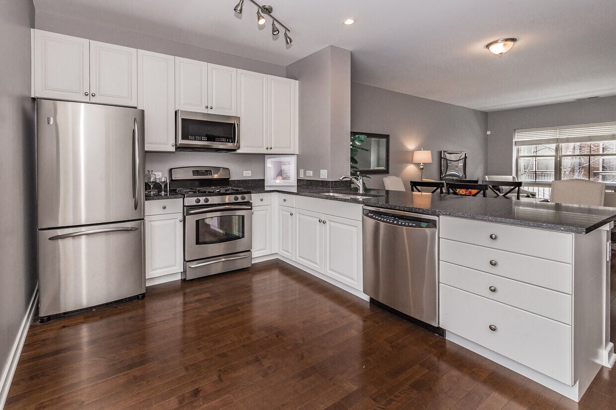 Primary Photo - 1227 W Arthington St