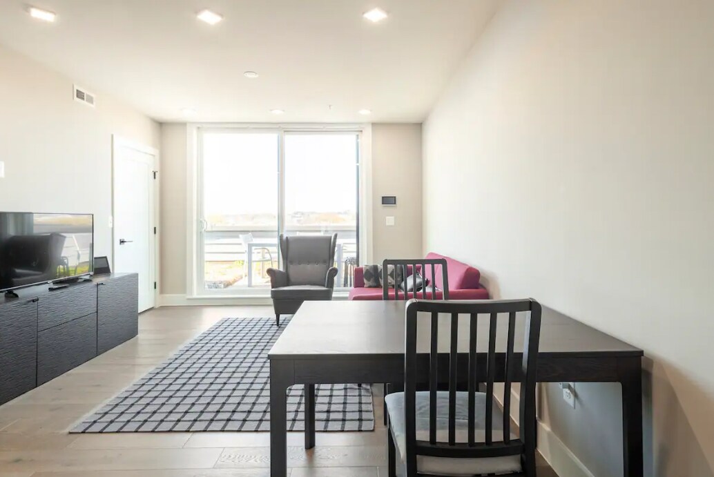 Foto principal - 1028 Bladensburg Rd NE