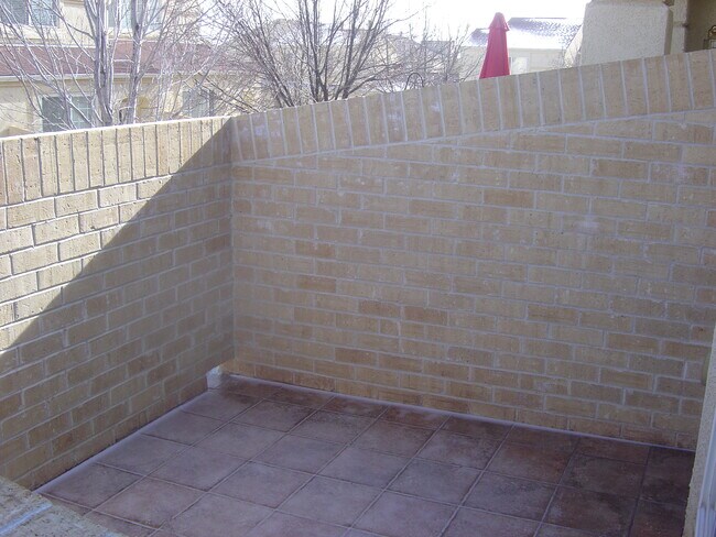 patio cerrado - 4147 Outlook Blvd