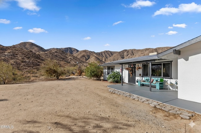 Building Photo - 3 bedroom 1.5 bathroom with amazing views of Morongo Valley