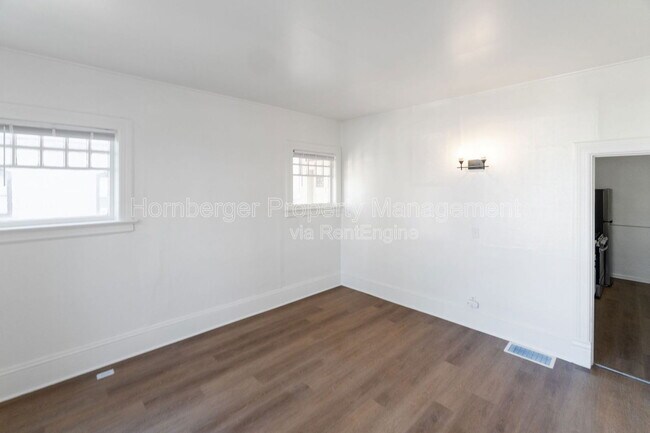 Foto del edificio - 1911 W 2nd Ave