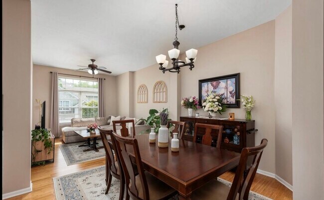 Foto del edificio - 2812 Packford Ln