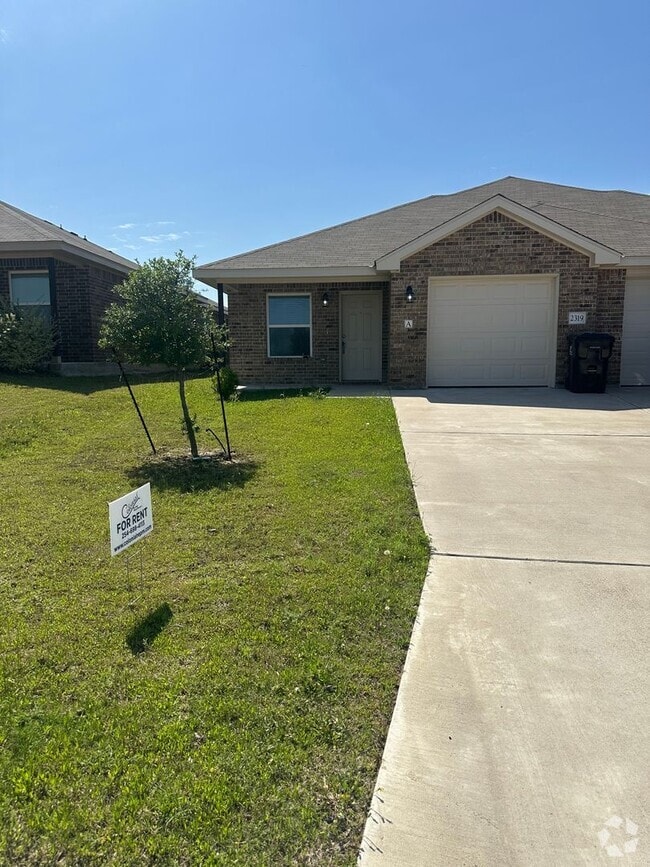 Building Photo - 2319 A Duntov Dr
